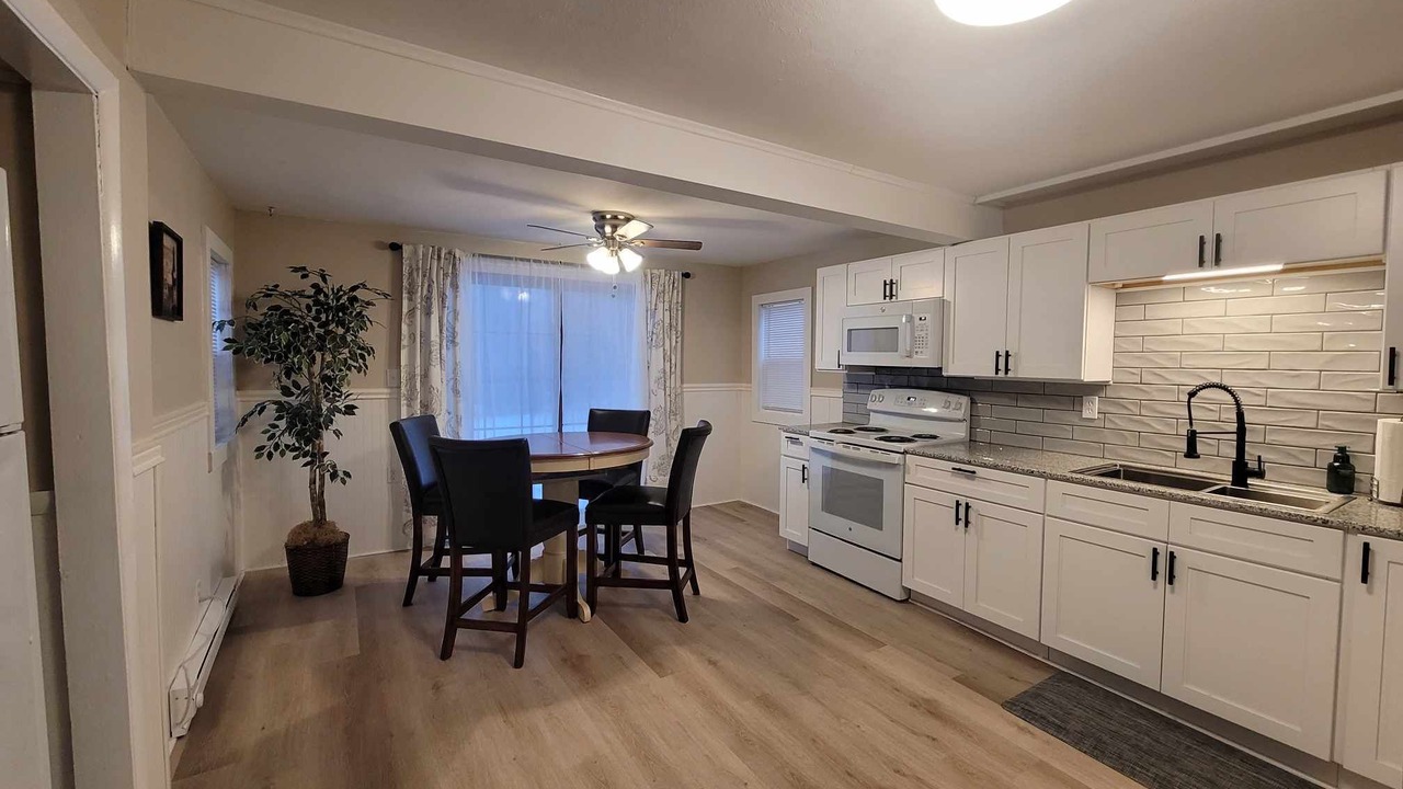 Photo of Kitchen in Lindbergh Lawns