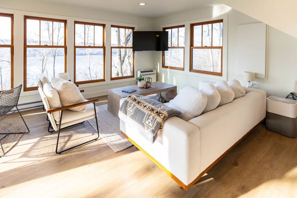 Photo of Livingroom in River Falls