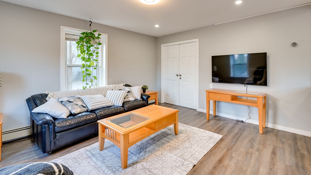Photo of Livingroom in Avon