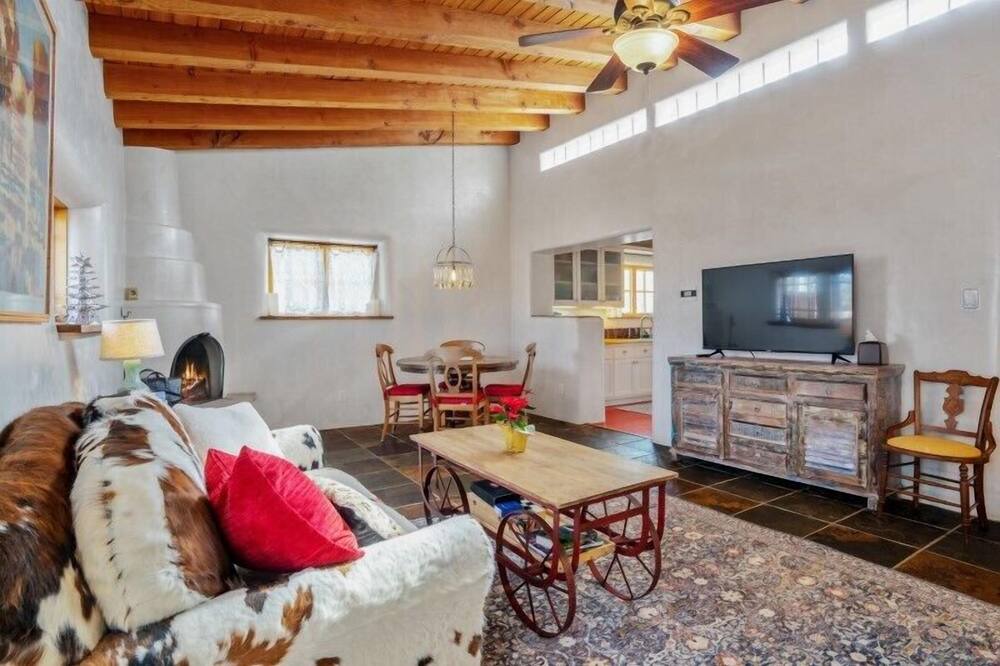 Photo of Livingroom in Downtown Santa Fe