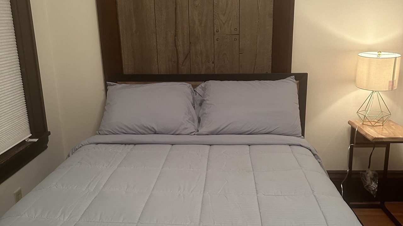 Photo of Bedroom in Midway