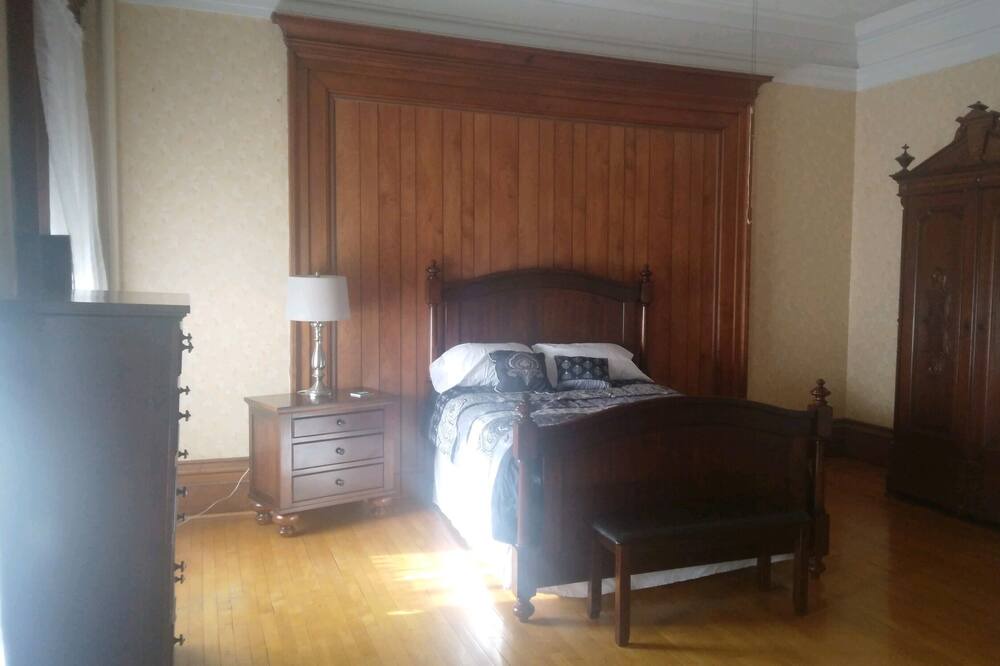 Photo of Bedroom in Ogdensburg