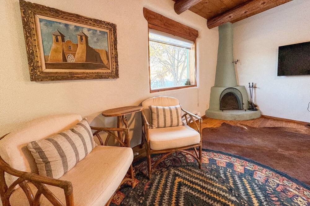 Photo of Livingroom in Taos