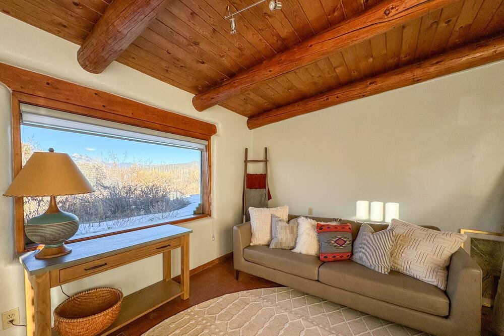 Photo of Livingroom in Taos