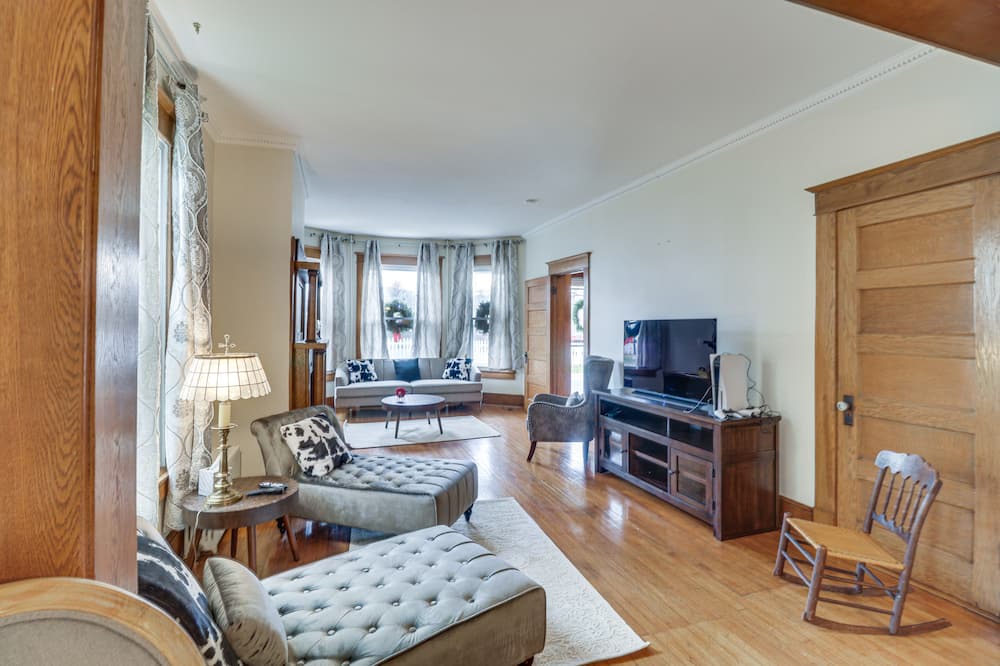 Photo of Bedroom in Edinburg