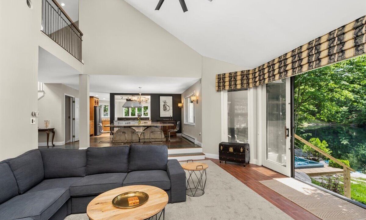 Photo of Livingroom in Milford