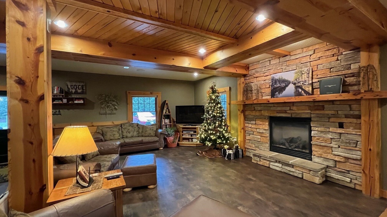 Photo of Livingroom in Chippewa Falls