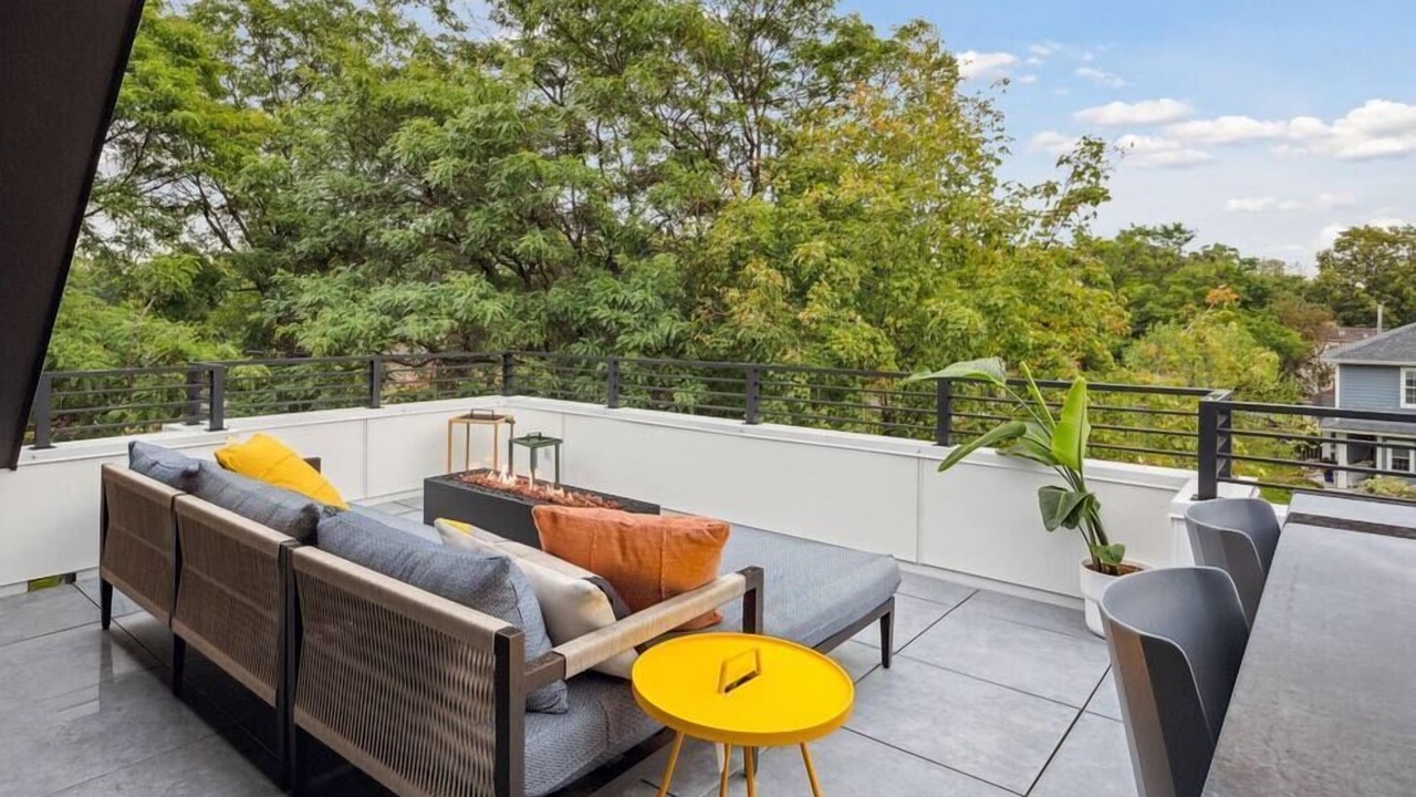 Photo of Outdoor in Linden Hills