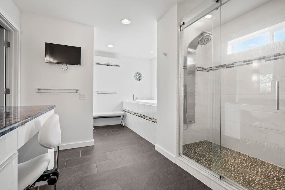 Photo of Bathroom in Waterford
