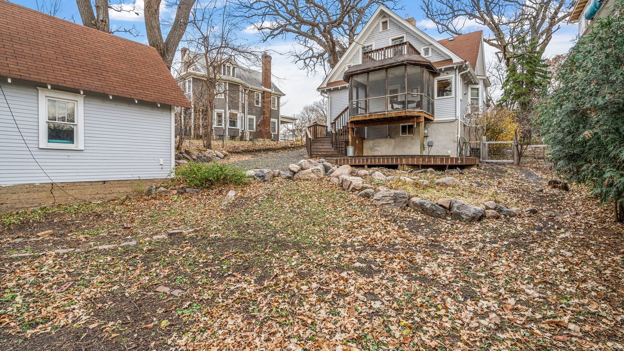 Photo of Outdoor in Linden Hills