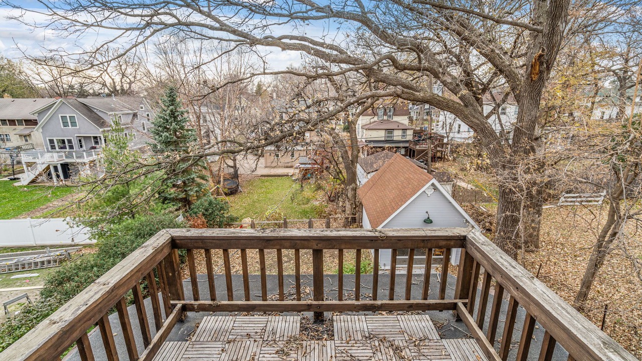 Photo of Outdoor in Linden Hills
