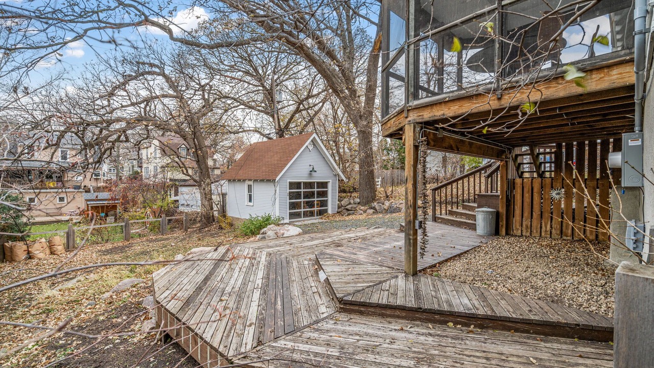 Photo of Outdoor in Linden Hills