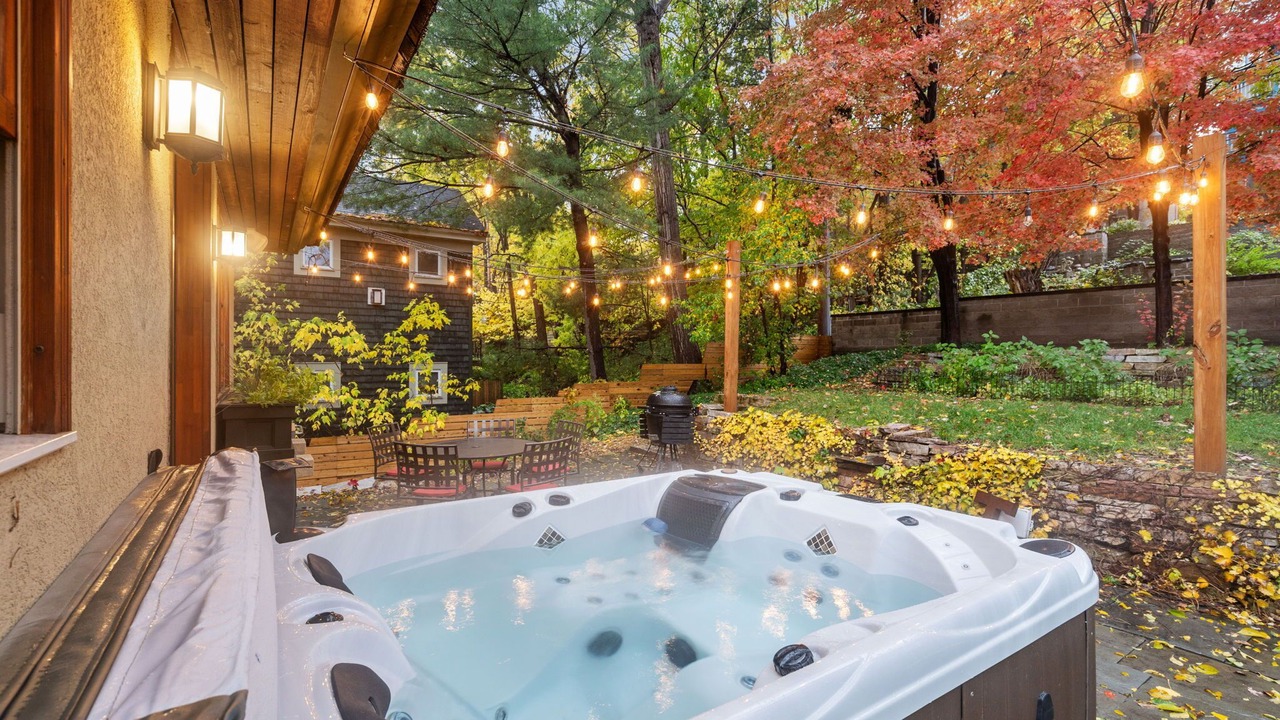 Photo of Outdoor in Linden Hills