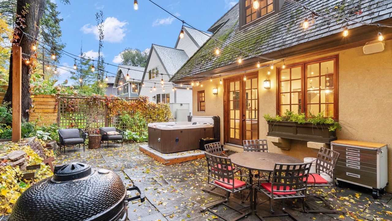 Photo of Outdoor in Linden Hills