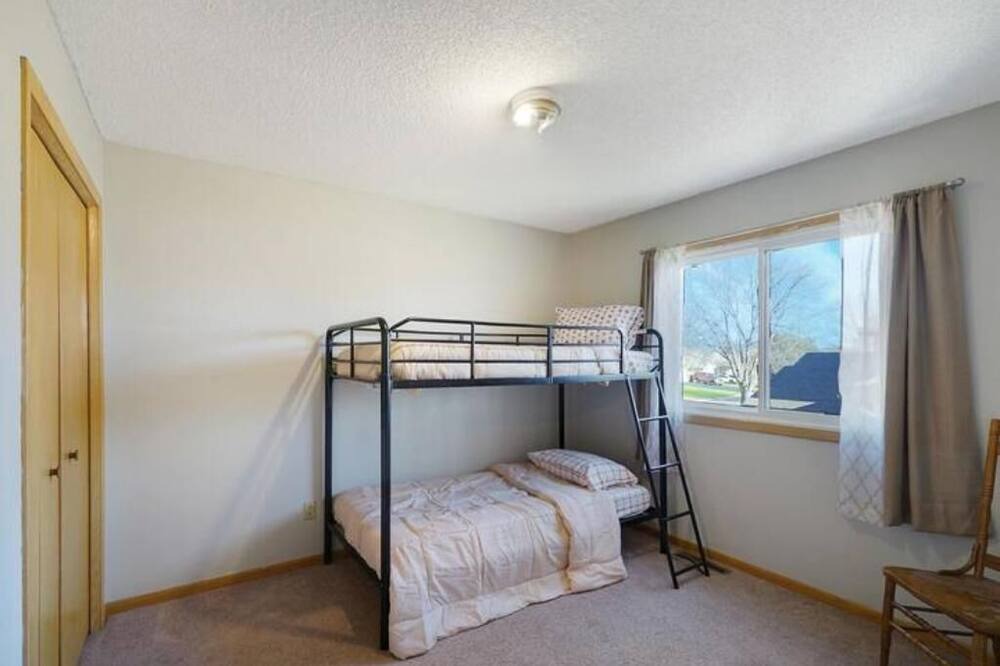 Photo of Bedroom in Brooklyn Park