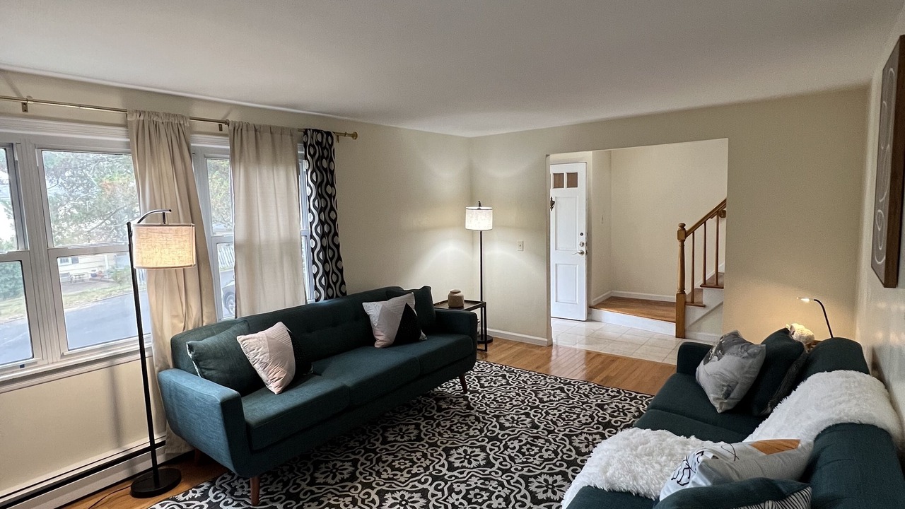 Photo of Livingroom in Montville