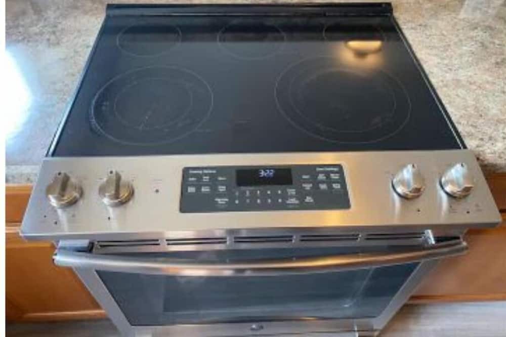 Photo of Kitchen in East Hillside