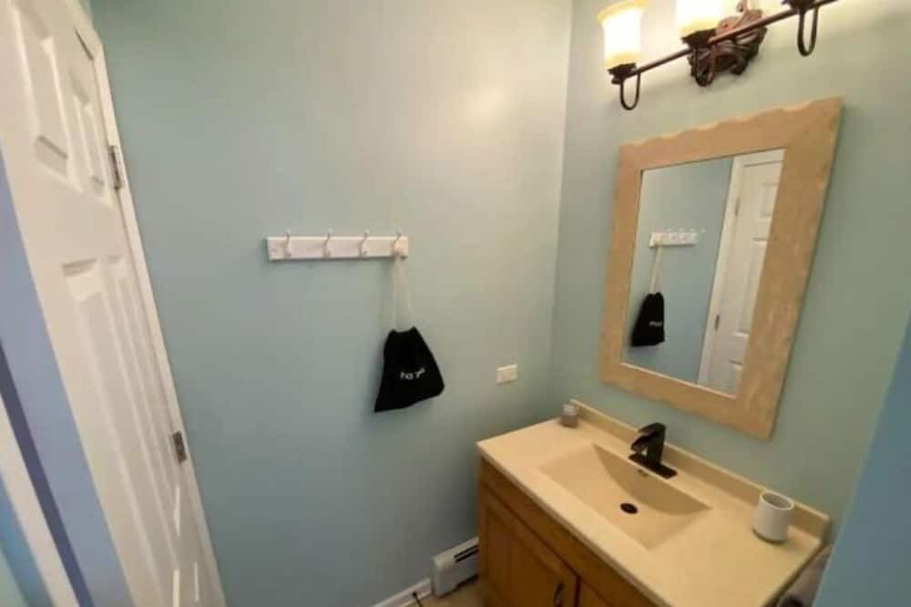 Photo of Bathroom in East Hillside