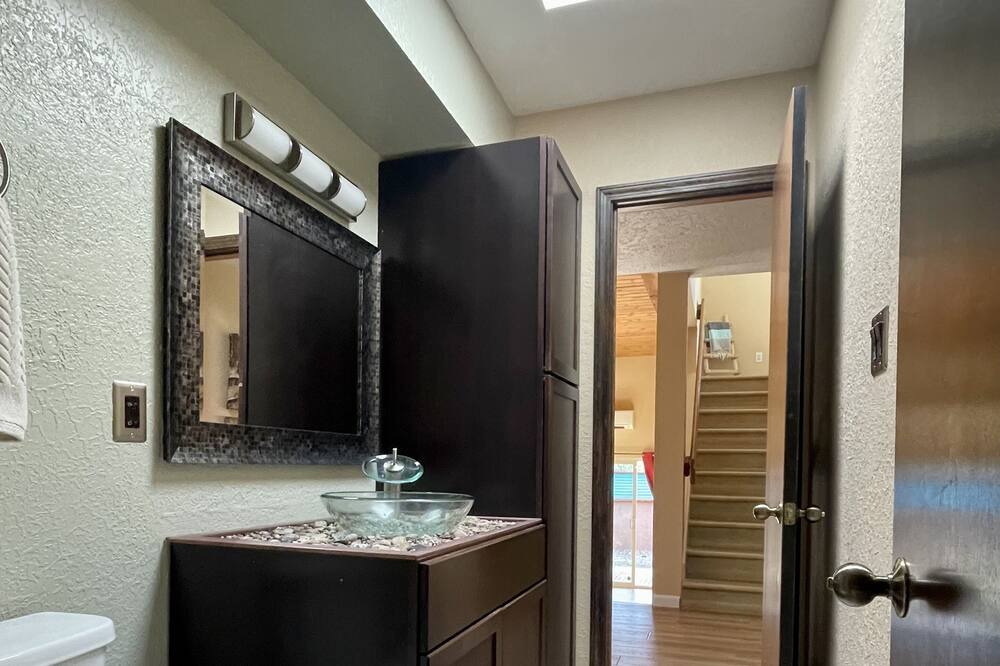 Photo of Bathroom in Sandia Heights South