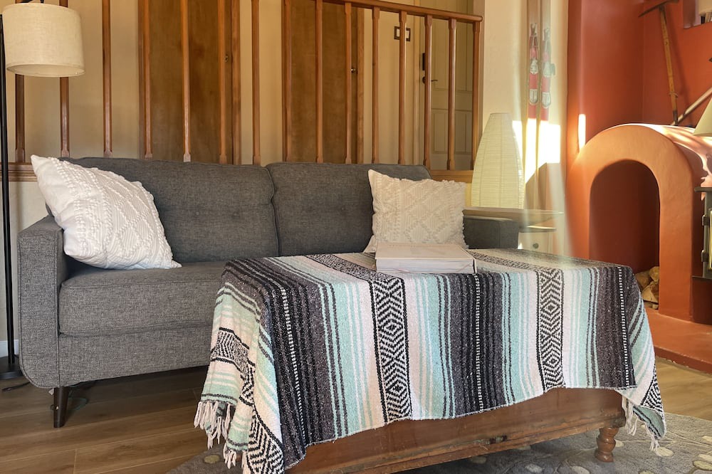 Photo of Livingroom in Sandia Heights South