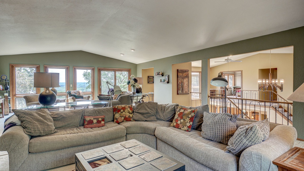 Photo of Livingroom in Hudson