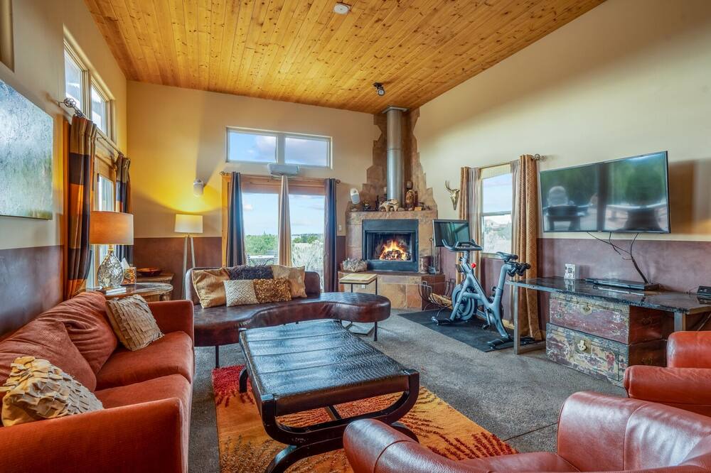 Photo of Livingroom in West Alameda