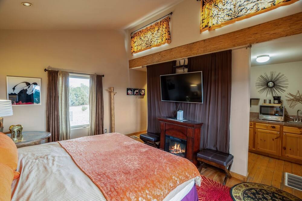 Photo of Bedroom in West Alameda