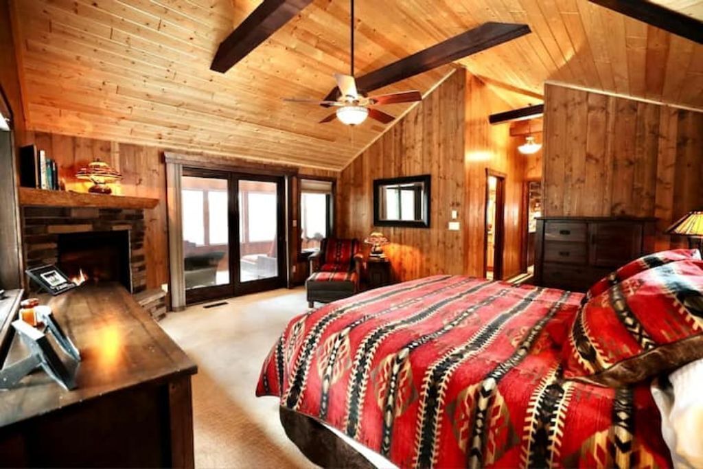 Photo of Bedroom in Lake Tomahawk