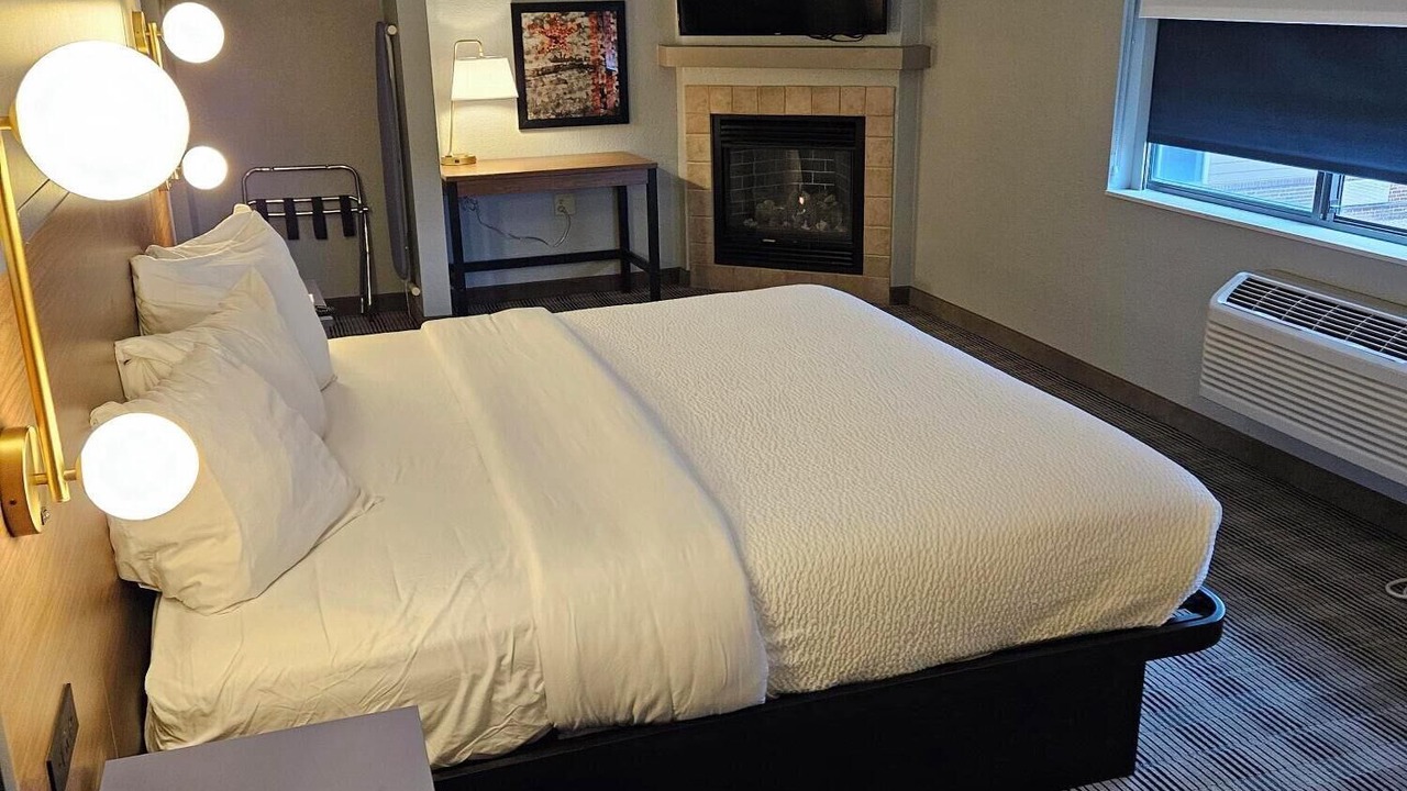 Photo of Bedroom in Mounds View