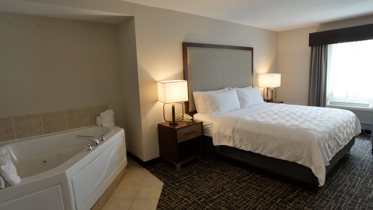 Photo of Bedroom in Lakeville