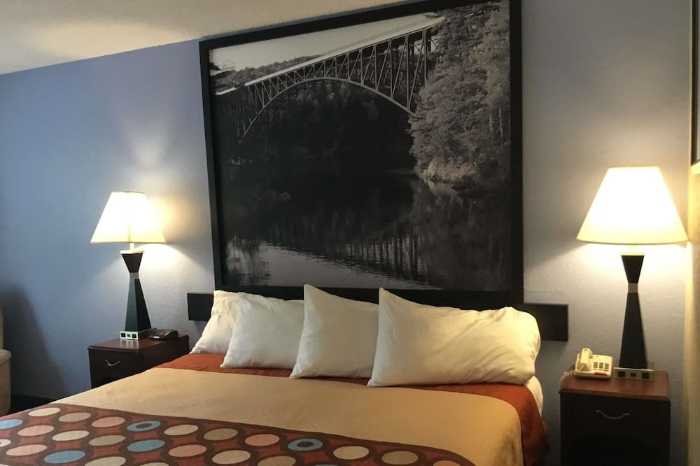 Photo of Bedroom in Gardner
