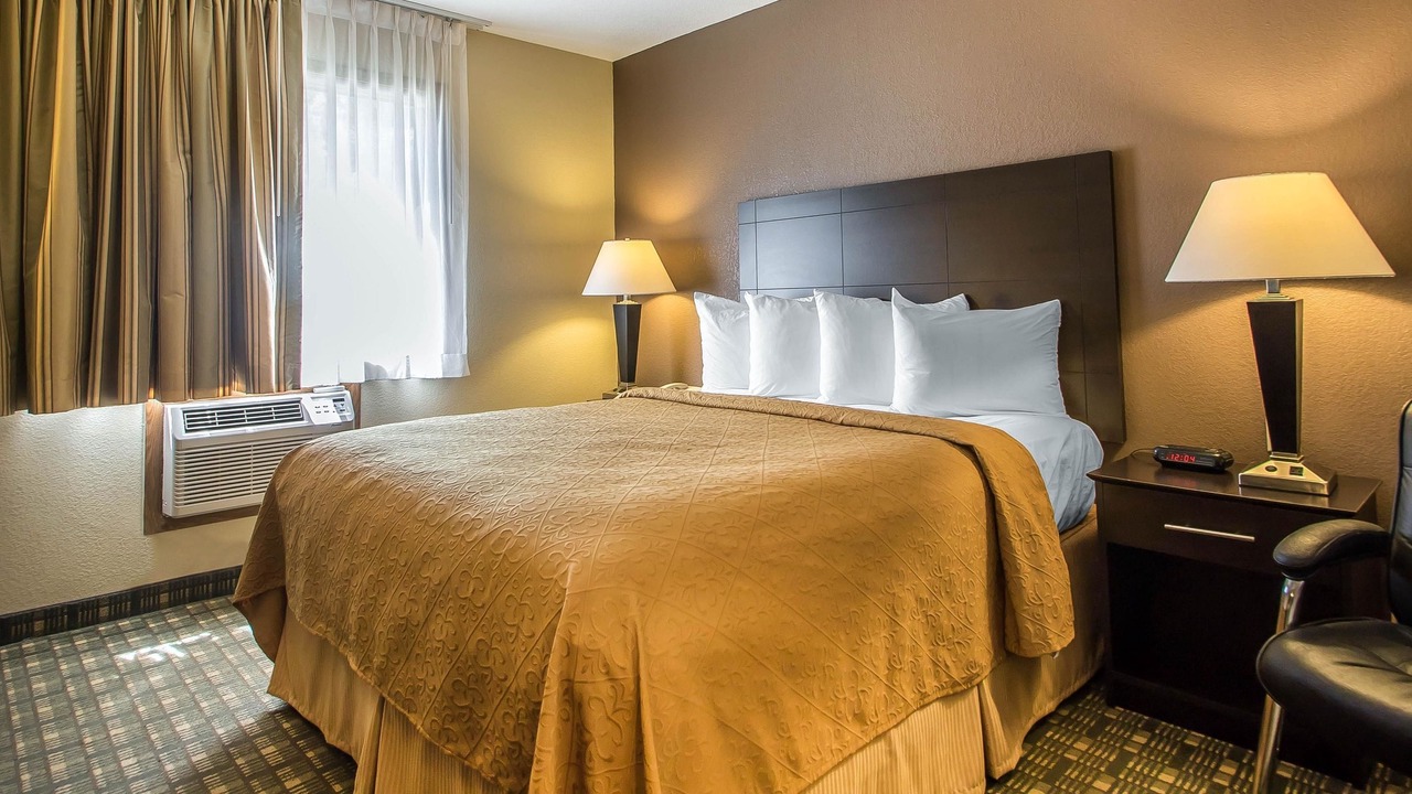 Photo of Bedroom in Decorah