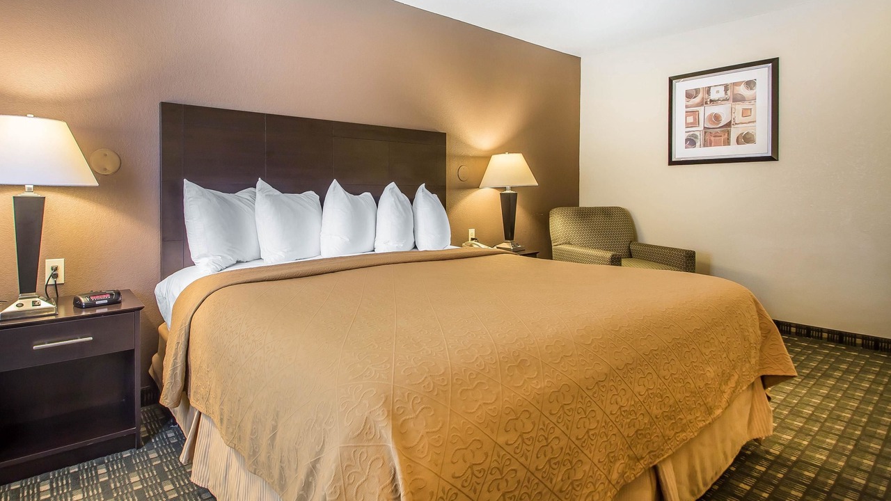 Photo of Bedroom in Decorah