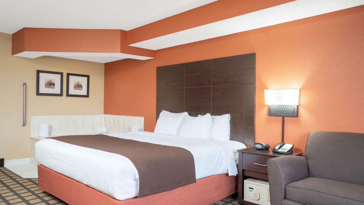 Photo of Bedroom in Lakeville