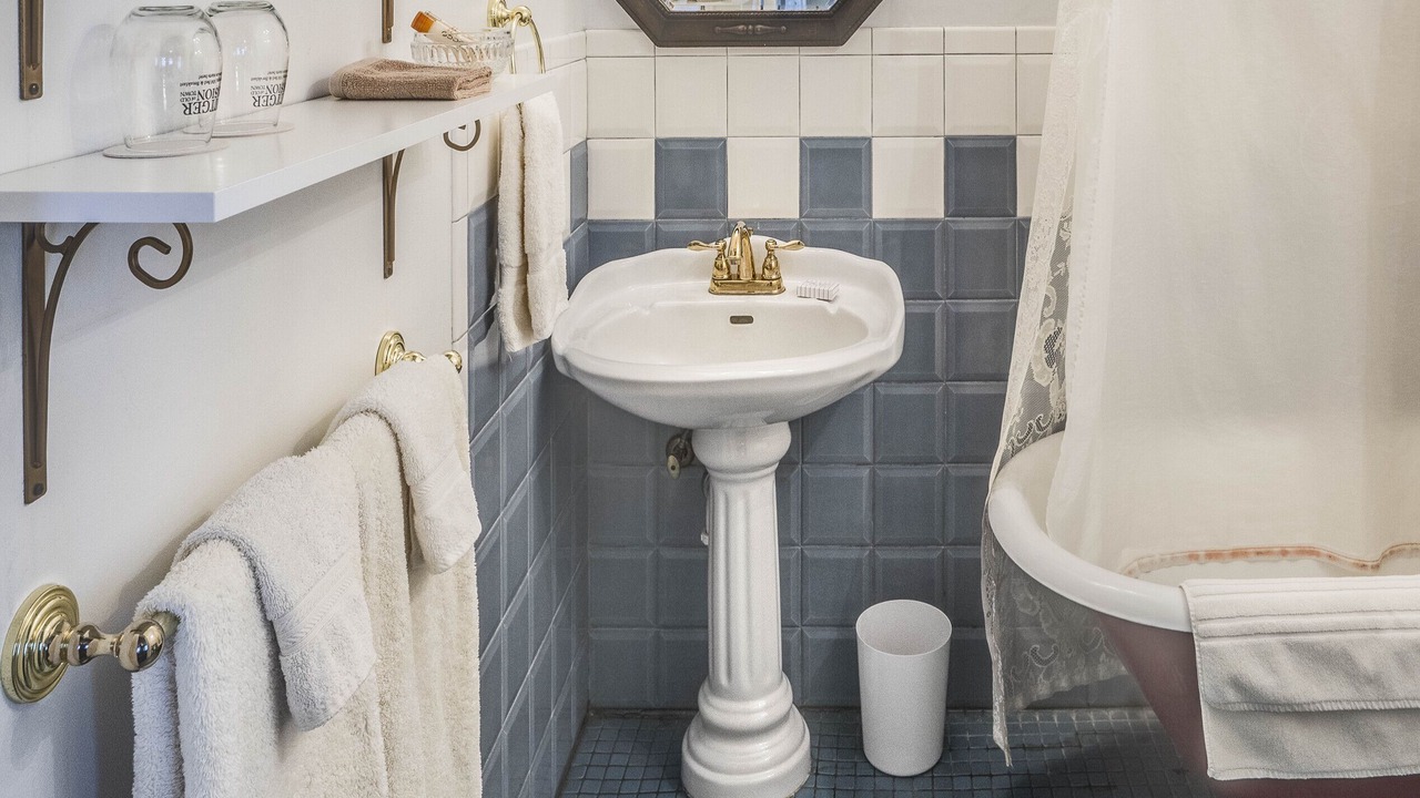 Photo of Bathroom in West Old Town