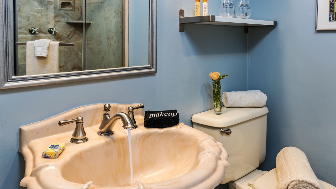Photo of Bathroom in West Old Town