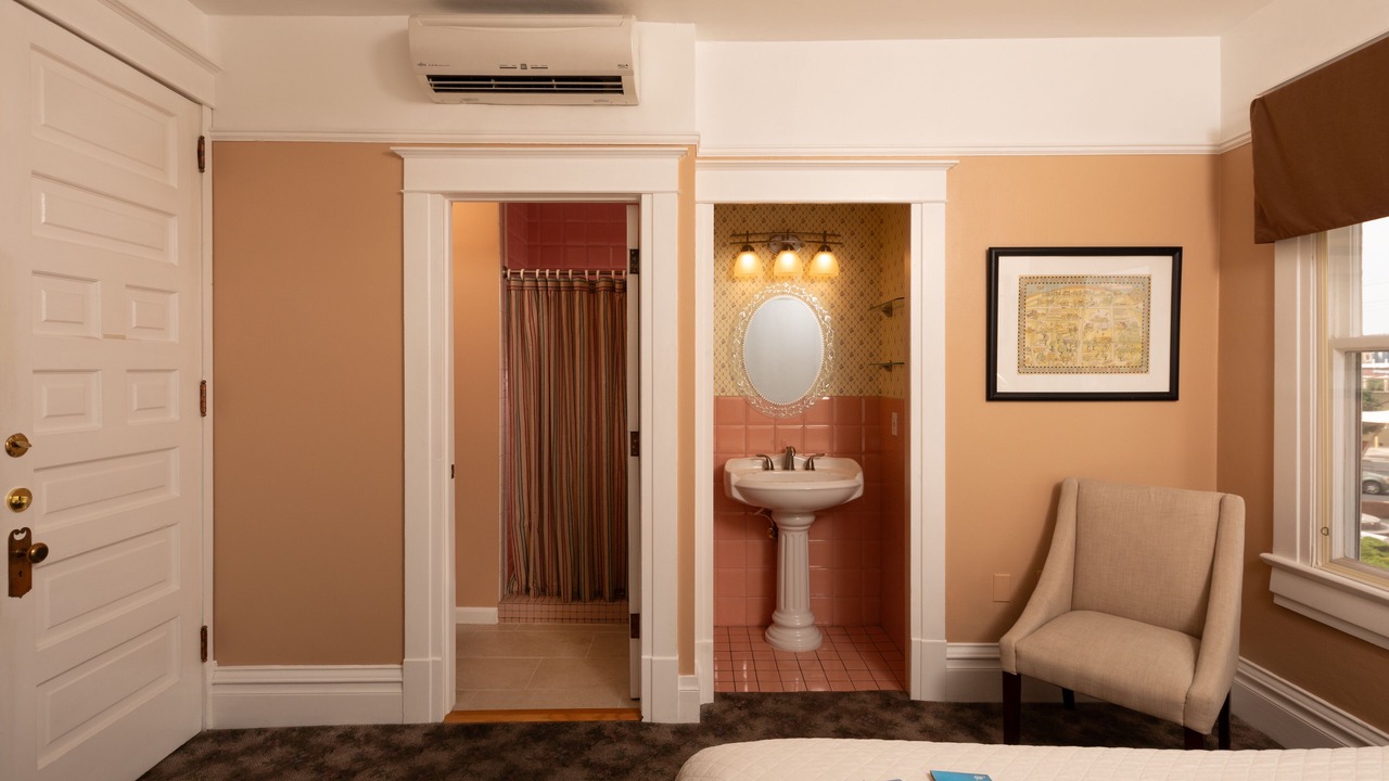 Photo of Bathroom in West Old Town