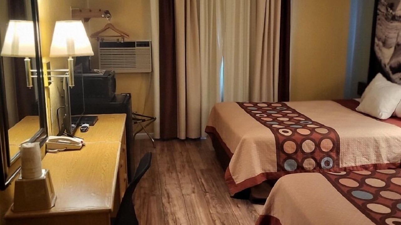 Photo of Bedroom in Raton