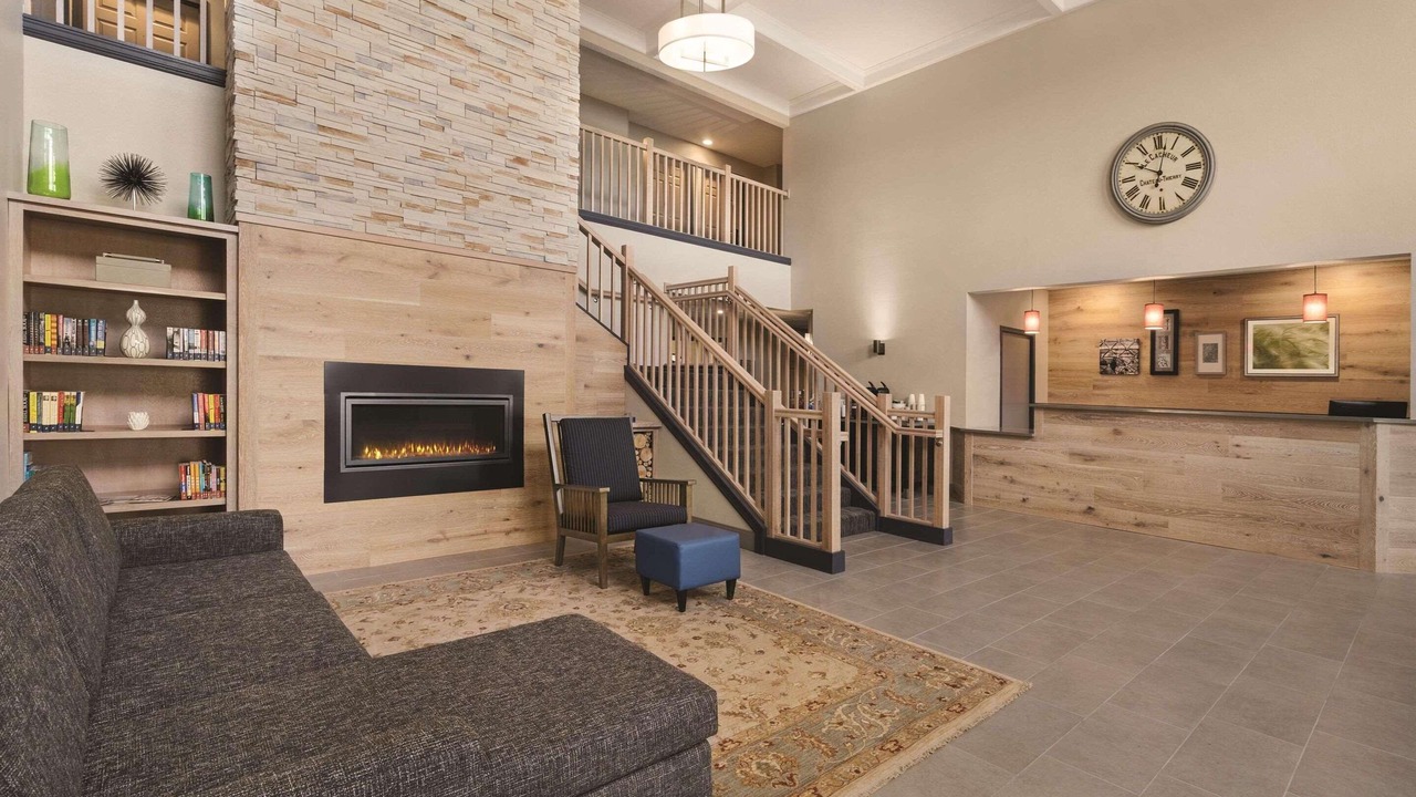 Photo of Livingroom in Detroit Lakes