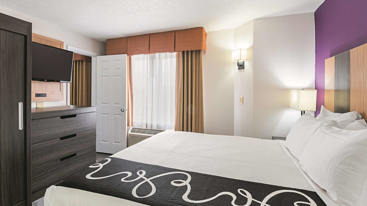 Photo of Bedroom in Brooklyn Park