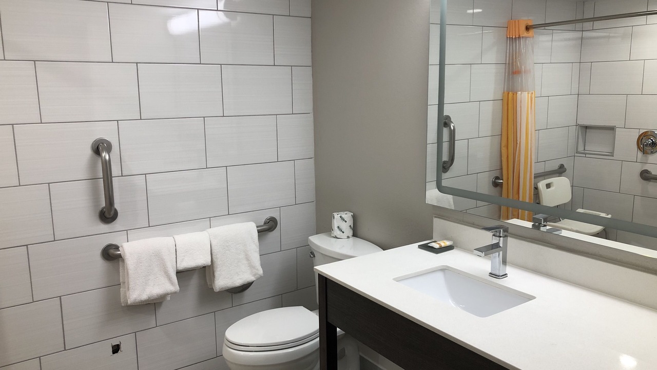 Photo of Bathroom in Brooklyn Park