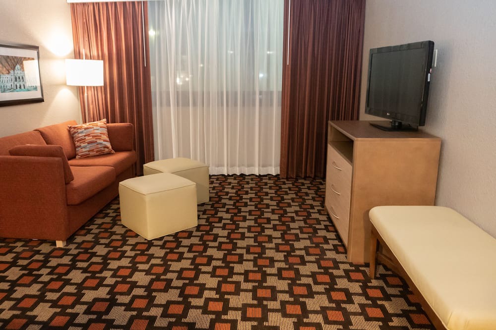 Photo of Livingroom in Northwestern Precinct