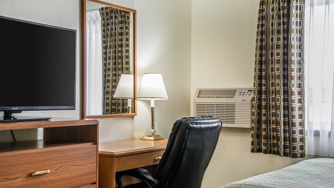 Photo of Bedroom in Hudson
