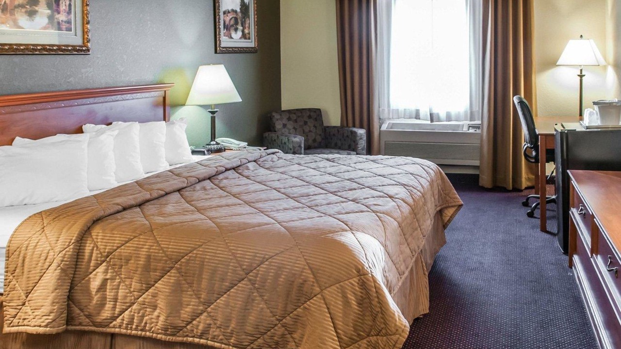 Photo of Bedroom in Espanola