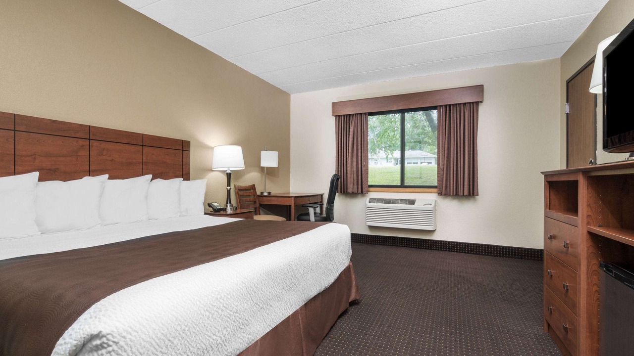 Photo of Bedroom in Lake City