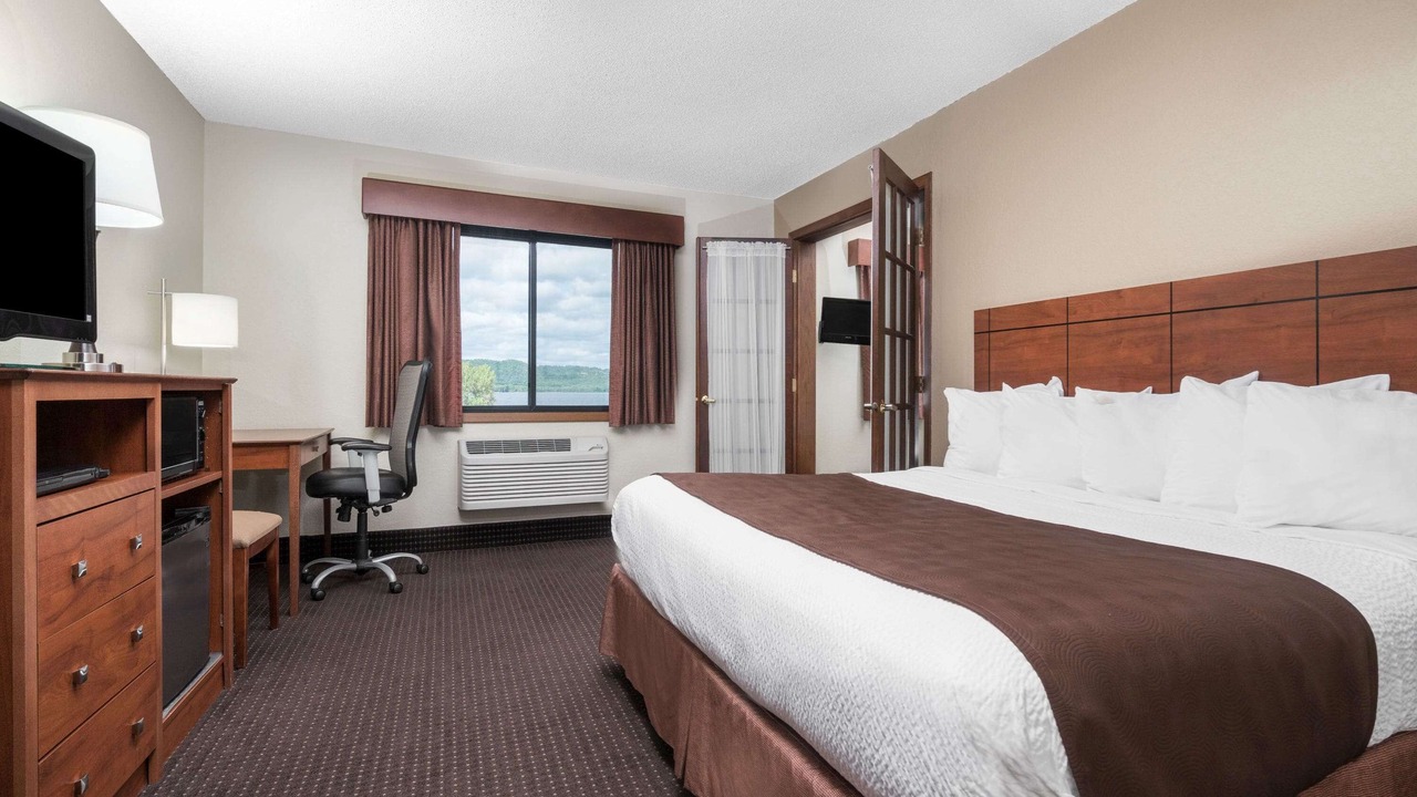 Photo of Bedroom in Lake City