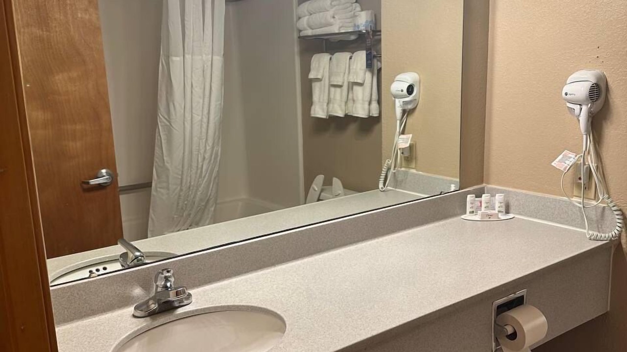 Photo of Bathroom in Greendale