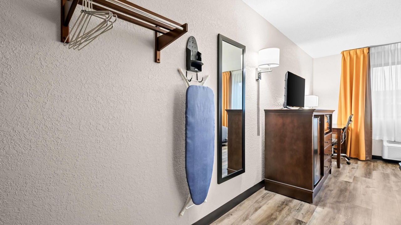 Photo of Bedroom in Alexandria
