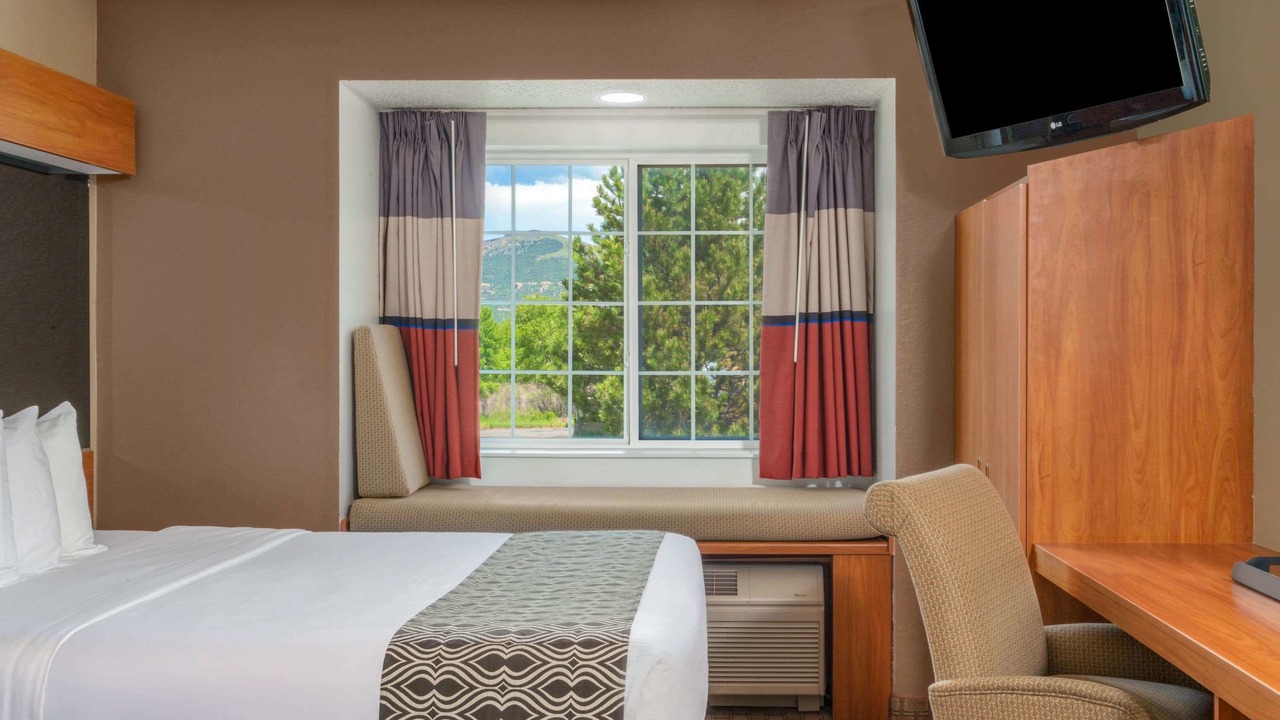 Photo of Bedroom in Raton
