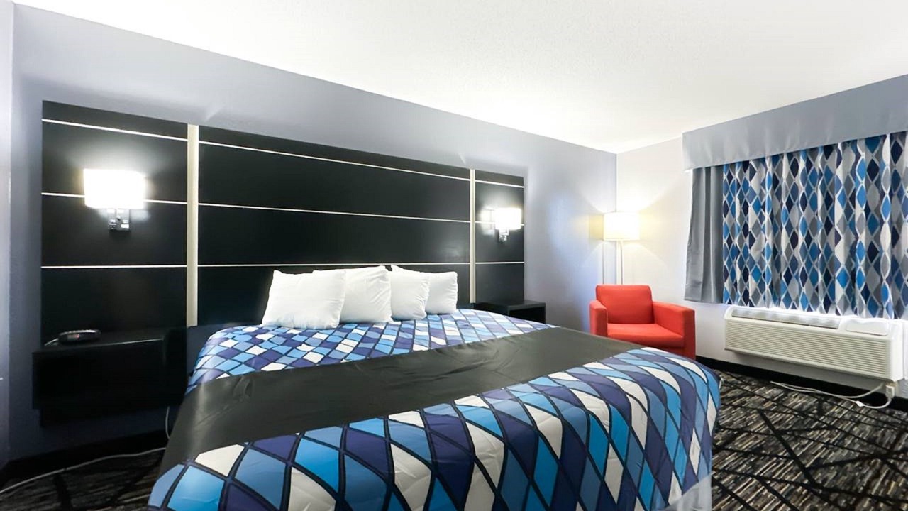 Photo of Bedroom in Blaine